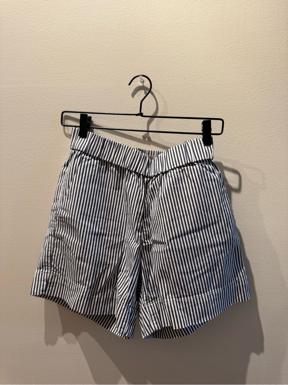 Everlane The Easy Short in Stripe - Navy & White - Size 6